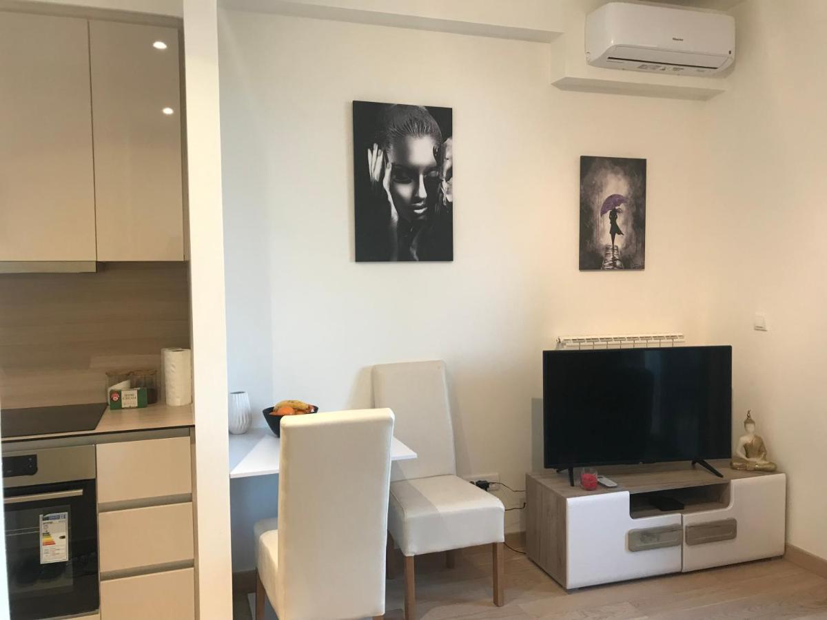 The Gates 705 Apartment Belgrade Luaran gambar